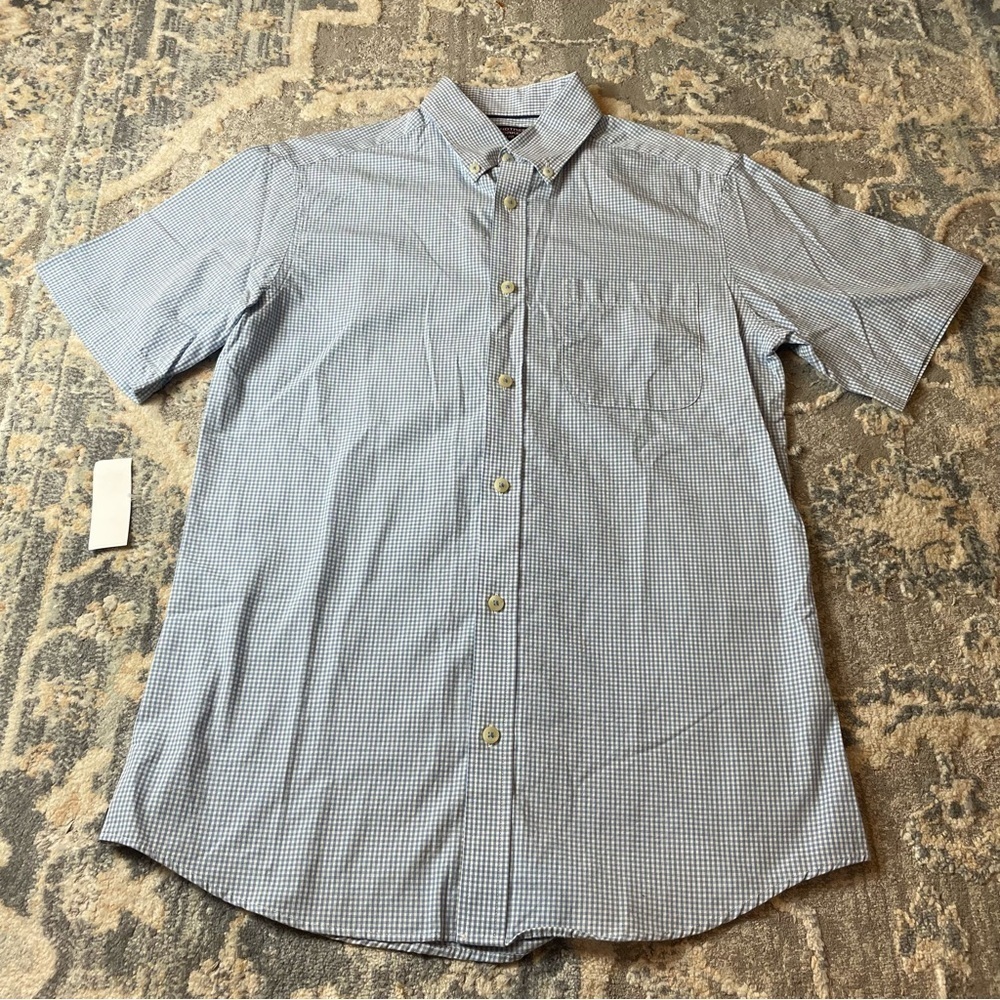 Roundtree & Yorke Blue Summery Casual Button Down Shirt